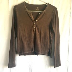 aerie long sleeve cropped henley t-shirt. Size xs. NWOT. Color University grey.